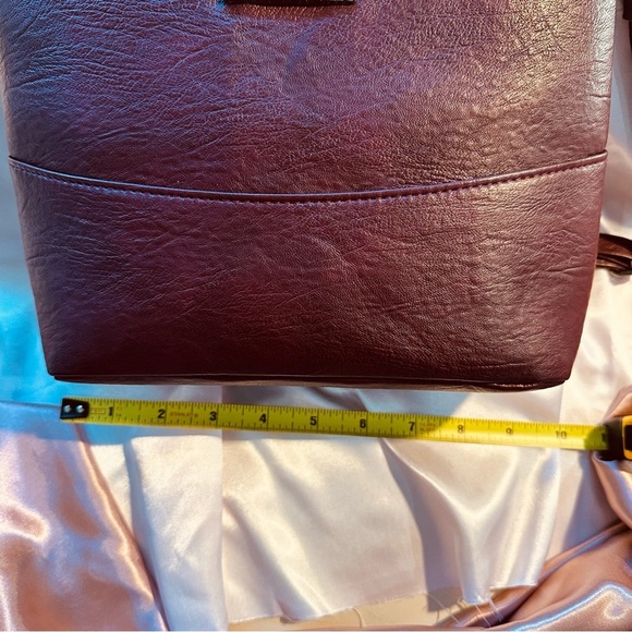 Burgundy Vegan Leather Crossbody Purse – Multi-Compartment Shoulder Bag NWOT - Picture 10 of 11